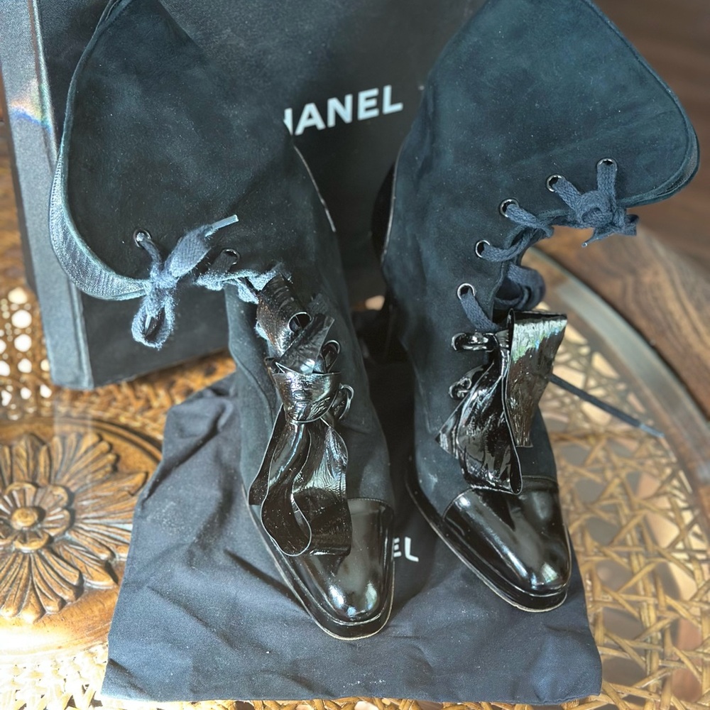 Chanel Vintage Boots size 39/8.5 - Picture 12 of 14